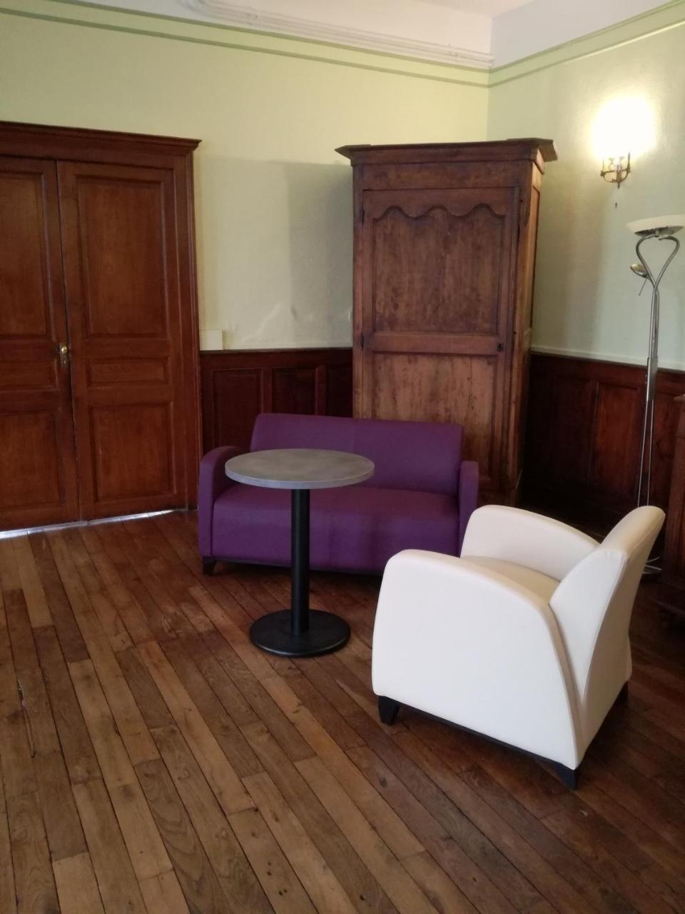 Hotel Du Berry Aigurande Ngoại thất bức ảnh